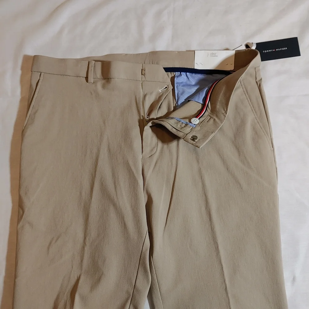 Tommy Hilfiger Men's Khakis